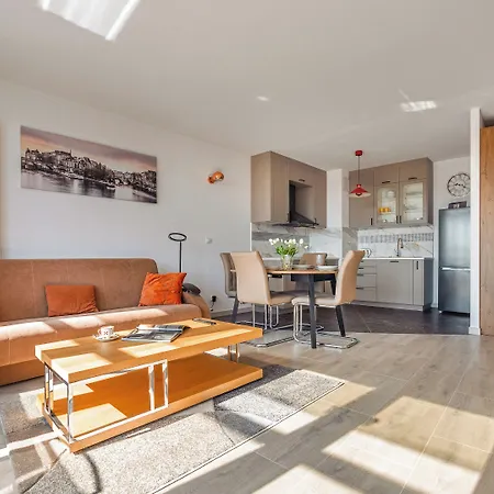 Sun & Snow, Plac Unii Apartamento *